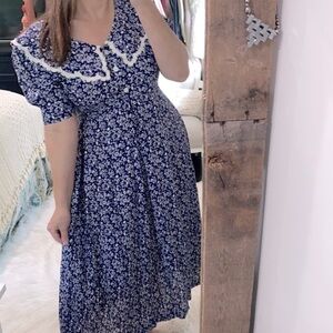 Vintage blue and white maxi dress with Peter Pan collar size 12